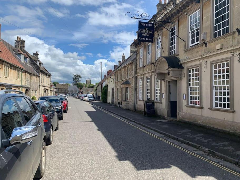 Cosy Cotswolds Retreat Near Bath & Castle Combe Apartment Chippenham  Exterior photo